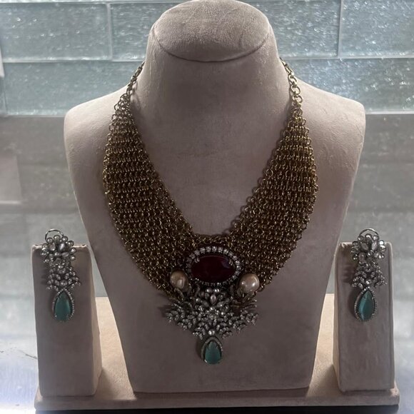 Antique Gold Kundan & Polki Mesh Necklace Set with Ruby and Pearl - Picture 9 of 16